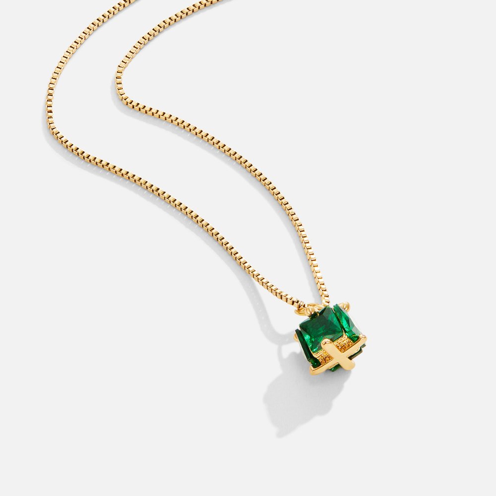 Collier avec cube en émeraude