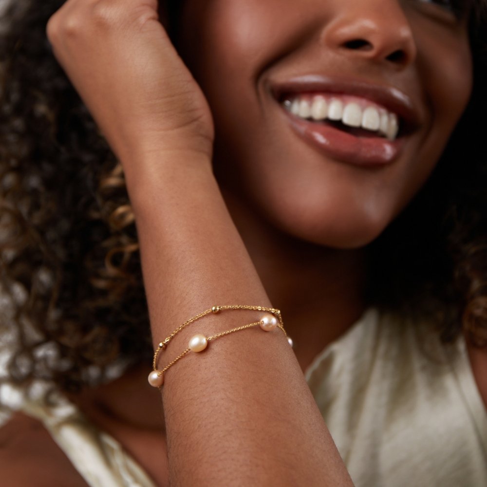 Bracelet en perles d'eau douce superposées