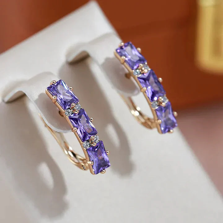 Boucles d'oreilles en zirconium violet élégant