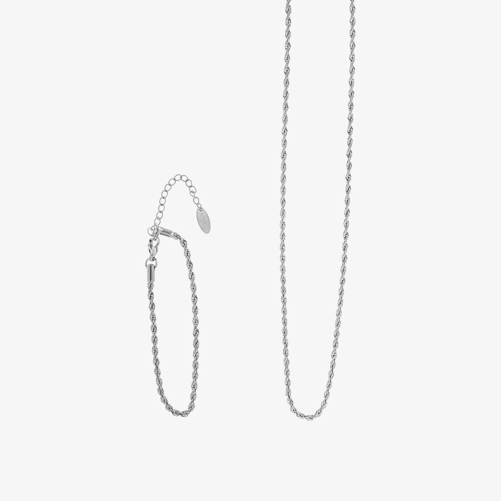 Ensemble de colliers en corde