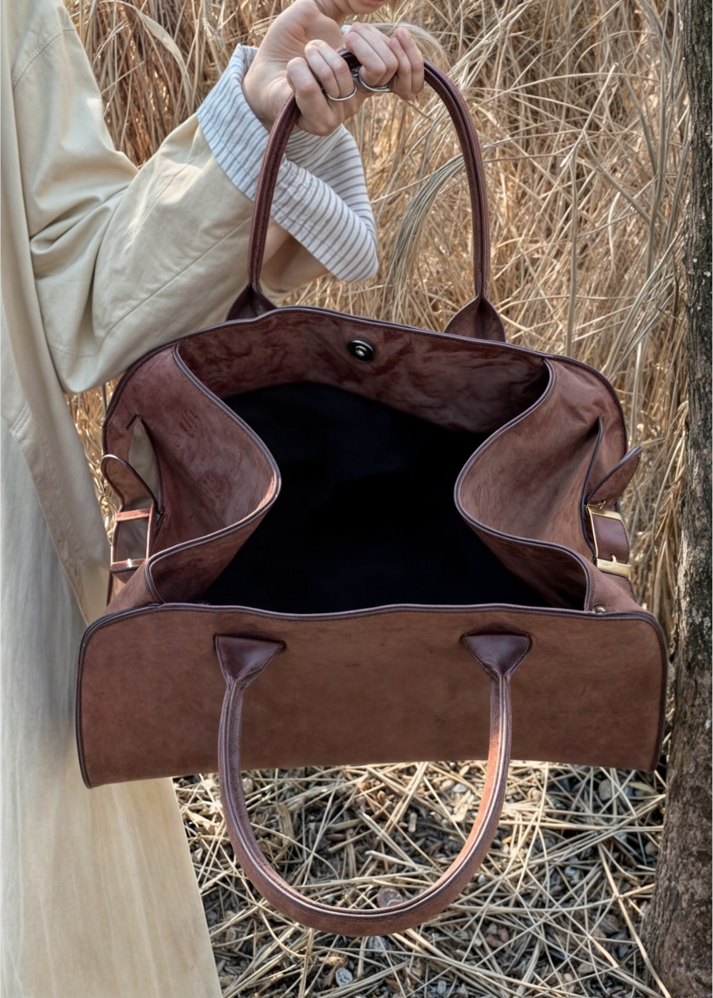 Cleo Suédé BB™ – L’Élégance Discrète Qui Vous Suit Partout