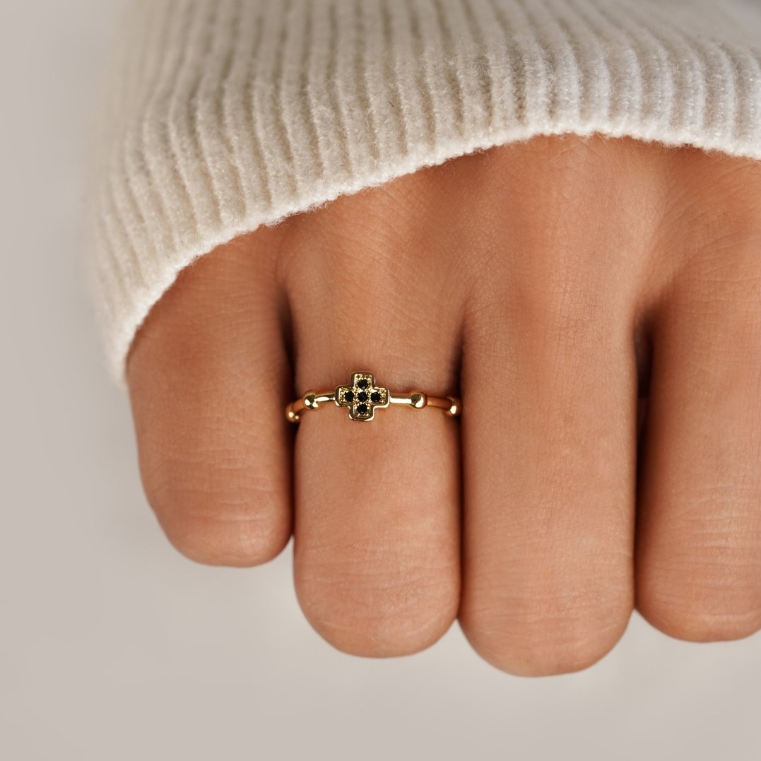 Bague avec croix en cristal