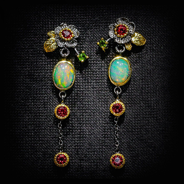 Boucles d'oreilles Boho avec Opale et Zirconia Rouge