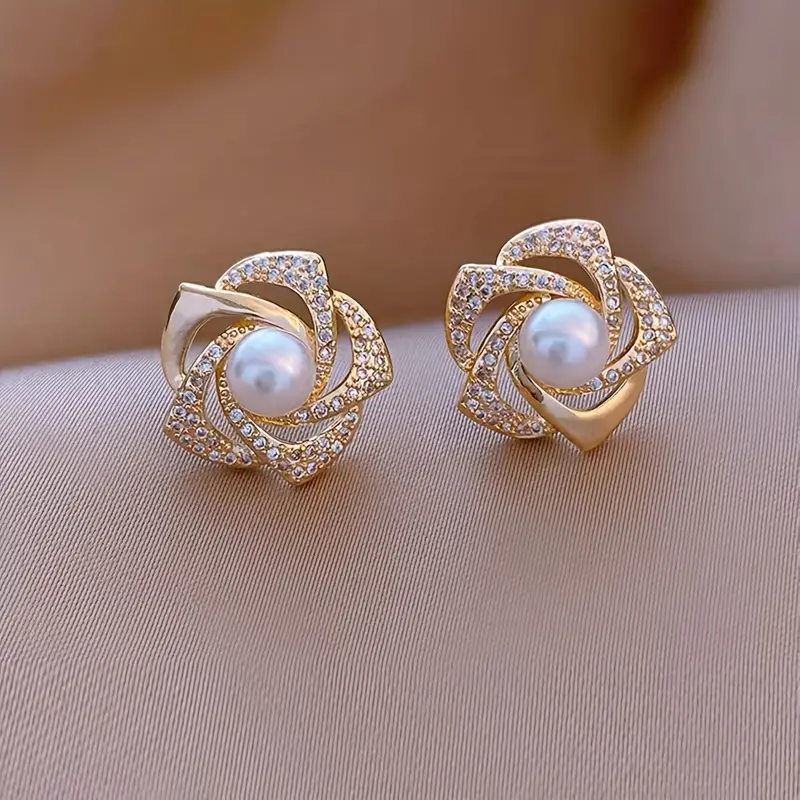 Boucles d'Oreilles Élégantes en Perles Spirales Brillantes