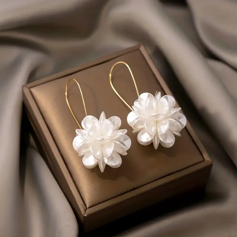 Boucles d'oreilles Fleur Blanche